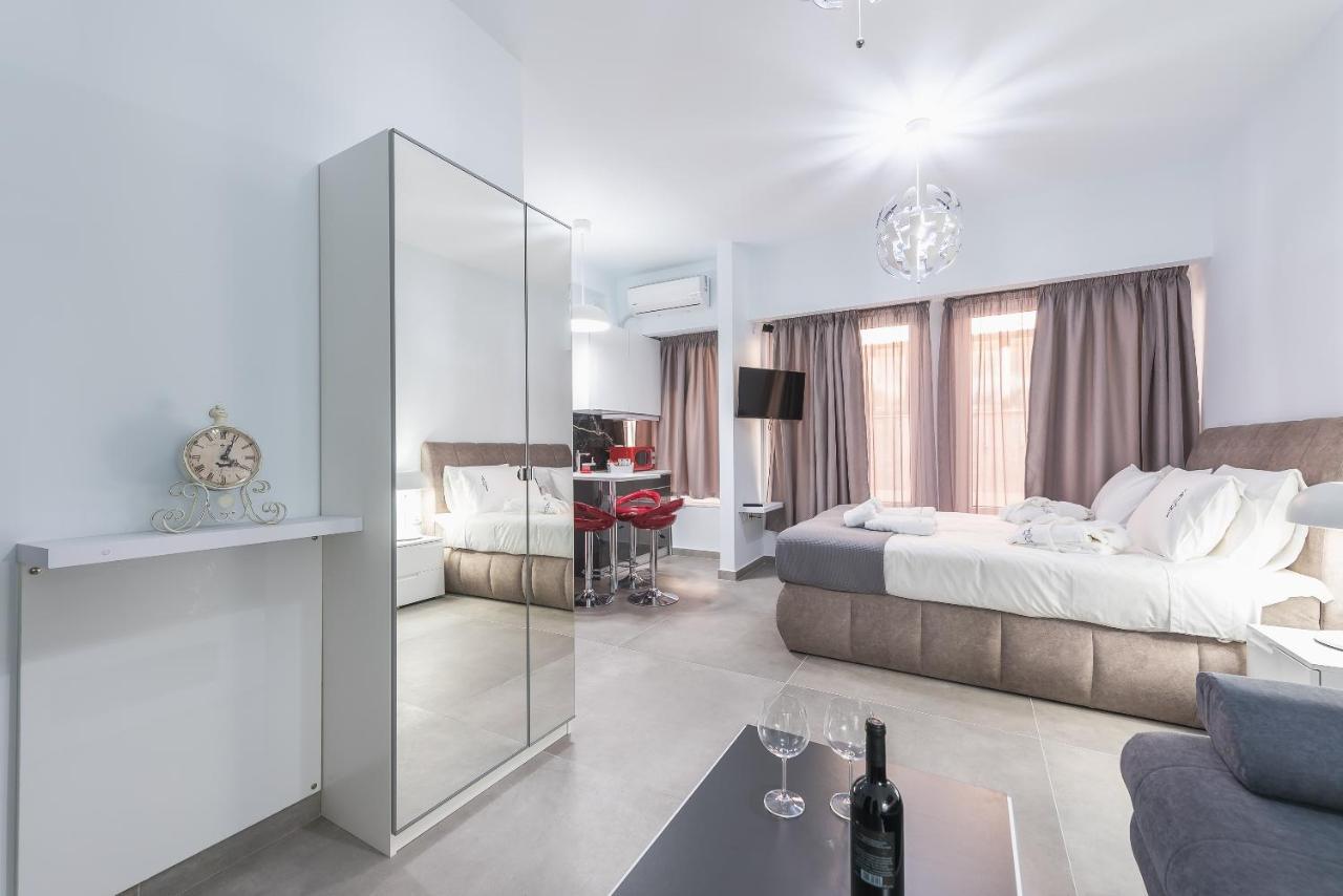 Iguana Gold Luxury Suites 1Min From Ermou Str Athen Exterior foto